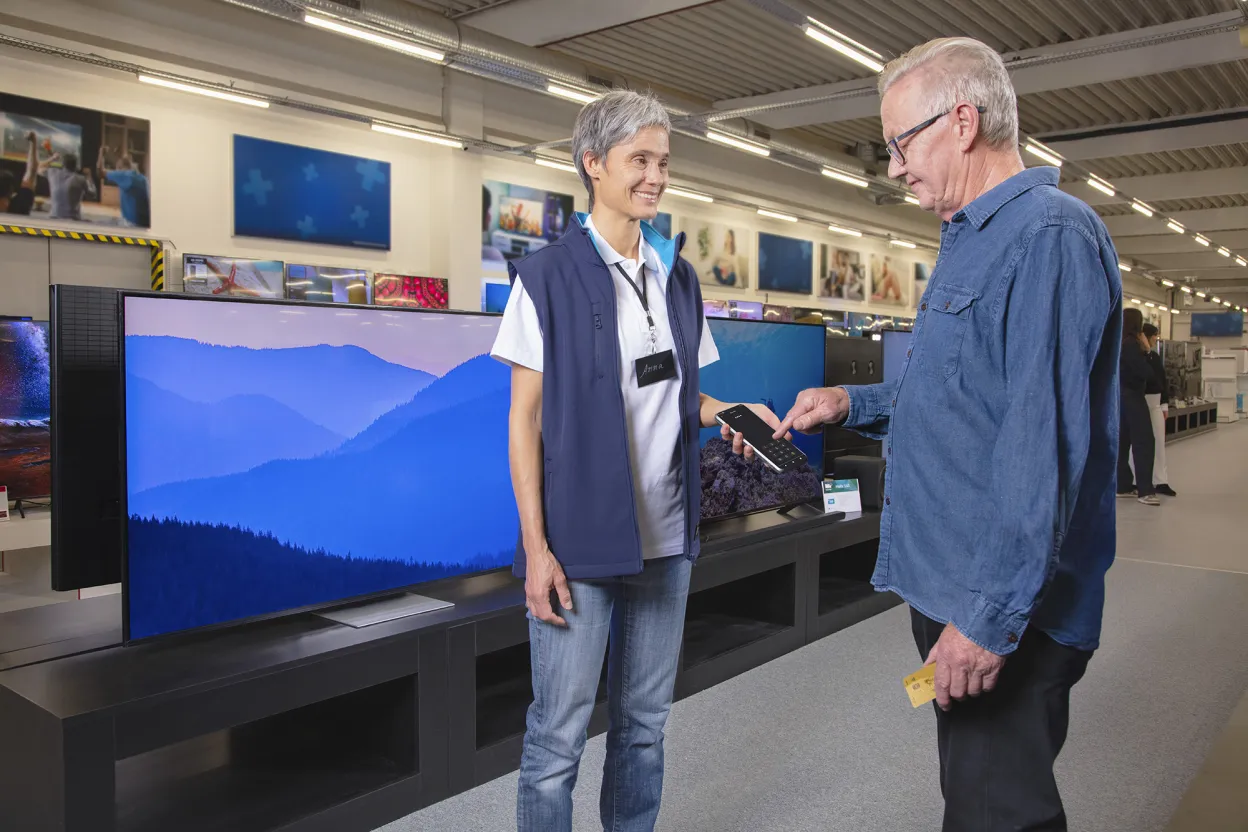 AXIUM NX8_PIN entry_Electronic Store_TV area.jpg